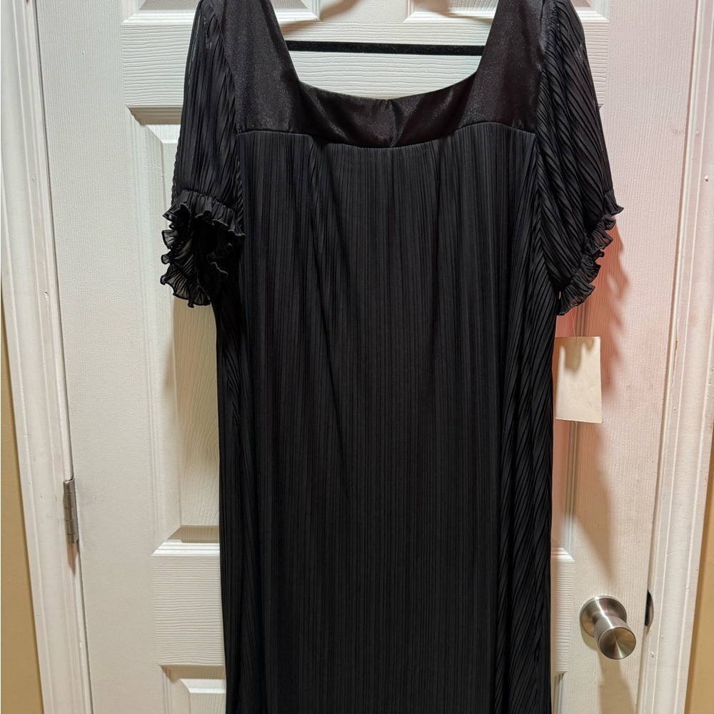Elegant Black Pleated Dress